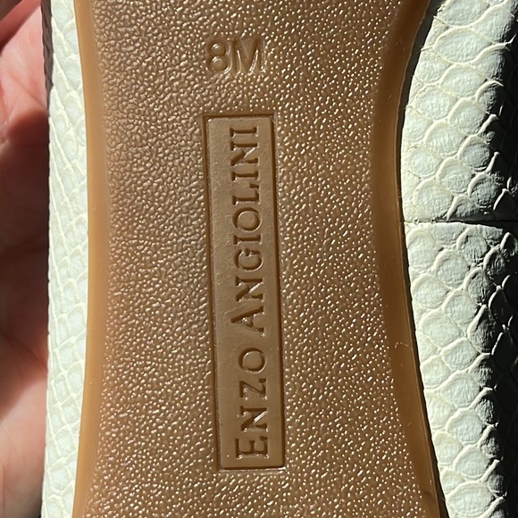 Cream snakeskin flats metal toe - Picture 7 of 8